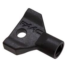 TRIANGLE BY-PASS KEYS (8.22) B680H
